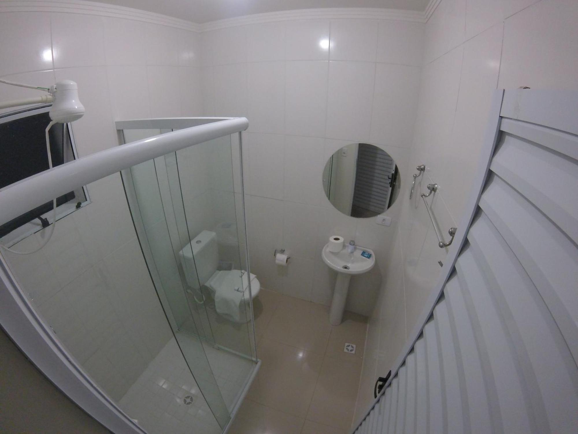 Pousada Praia Cia, Piscina, Centro, Estacionamento, Wifi, Saida Ate As 16H Bertioga Room photo